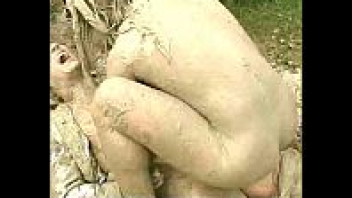 โรคจิต แทงหี เย็ดในโคลน