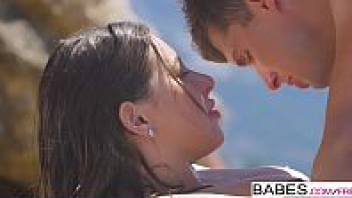 เย็ดเอ้าดอร์ เย็ดเสียว เย็ดริมทะเล