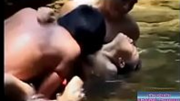 เอากัน เย็ดในนํ้า เย็ดสาวสวย