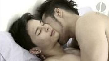 ไซร้คอ แอ่นตูด แนวครอบครัว